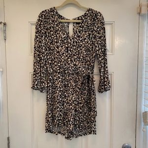 Who What Wear Floral Romper Size Medium